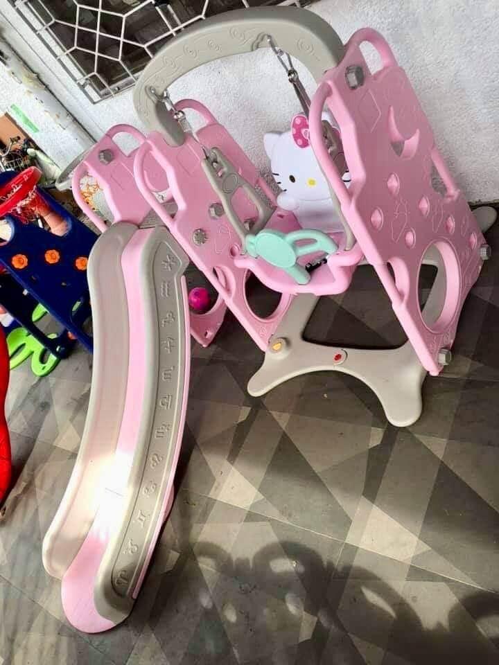 BIG HELLO KITTY SLIDE, Hobbies & Toys, Toys & Games on Carousell
