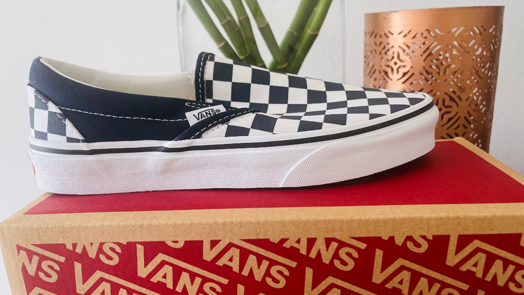 White on white checkered vans best sale