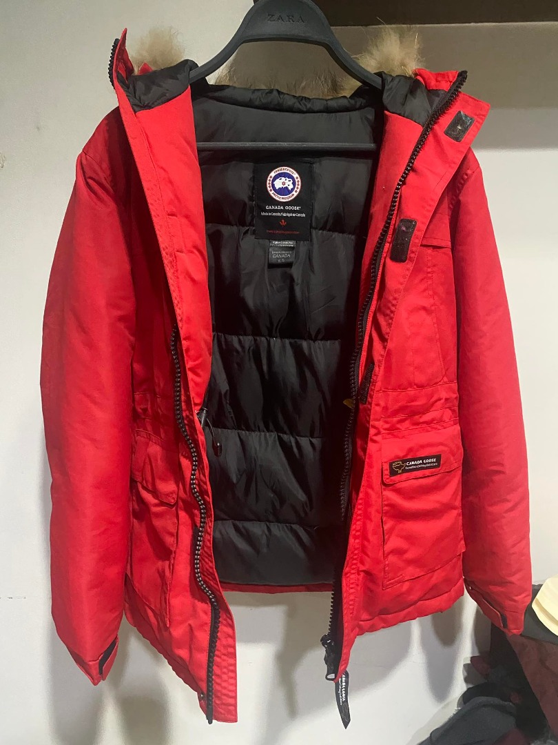 Canada goose red sales jacket zara