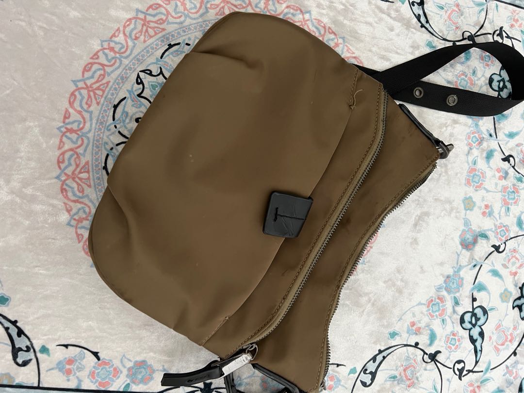 CLARKS travel sling bag Men s Fashion Bags Sling Bags on Carousell