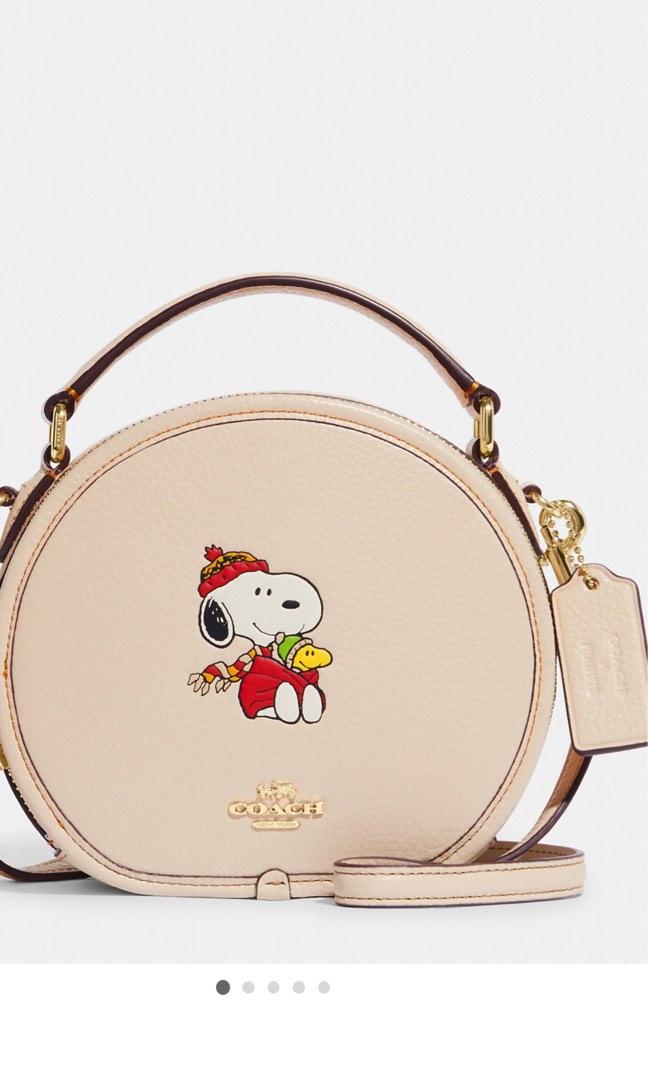 Limited Edition Unisex Coach X peanuts canteen crossbody with Snoopy cuddle motif