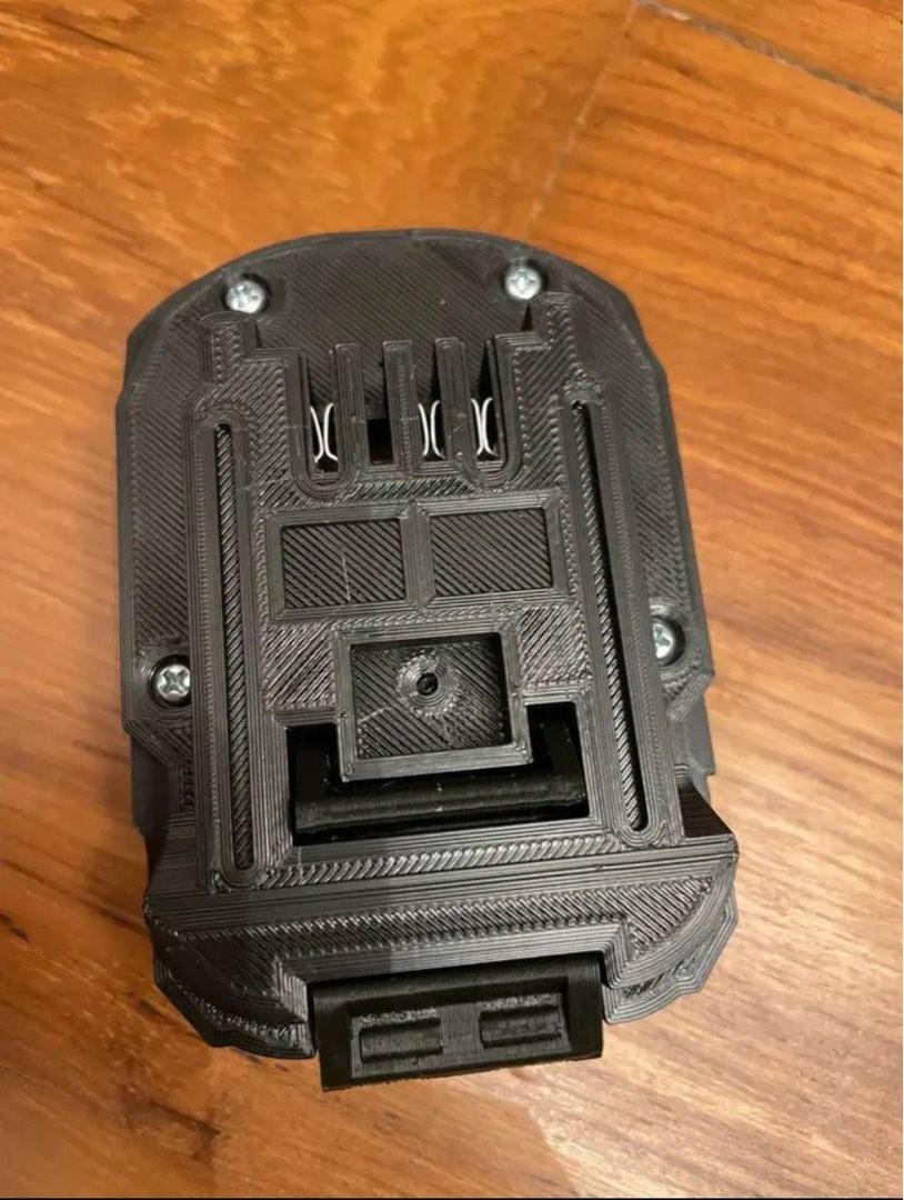 Total tools dewalt battery 2025