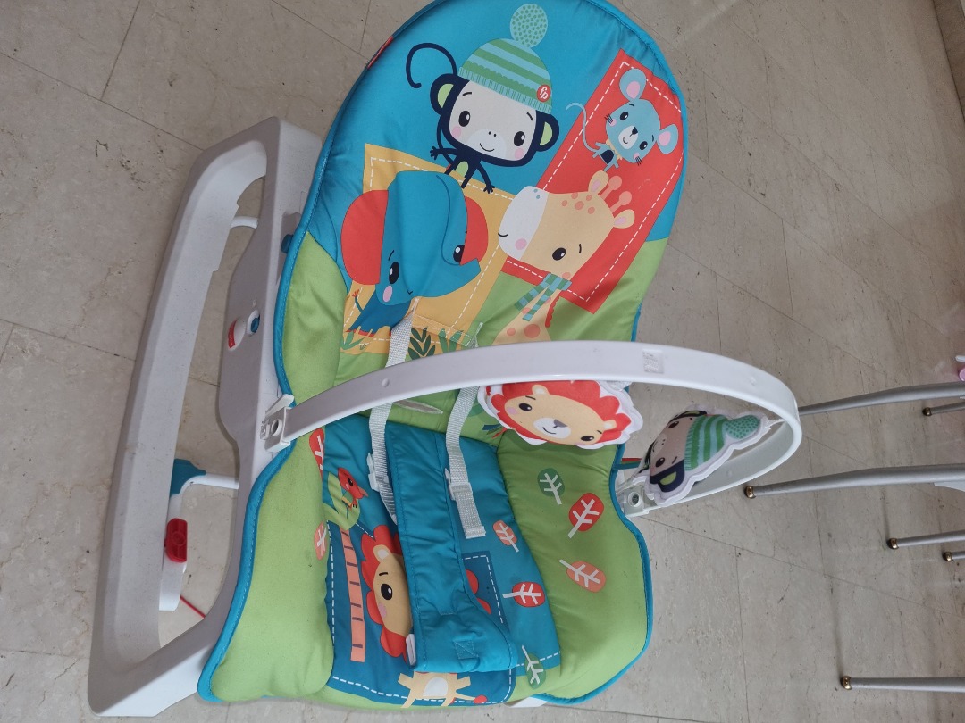 Fisher Price New born to toddler rocker ( with battery), Babies & Kids