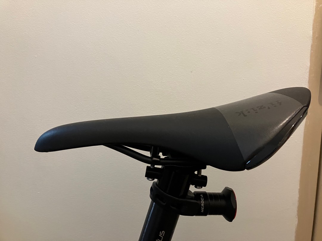 Fizik Seat, Sports Equipment, Bicycles & Parts, Parts & Accessories on