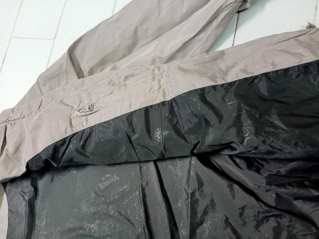 Jacket (Category: Coats, Jackets and Outerwear) located in Singapore. Submitted by mingling1830 (Listing ID 1193369298, Image 6). Description: new $22 fit Size M or L.