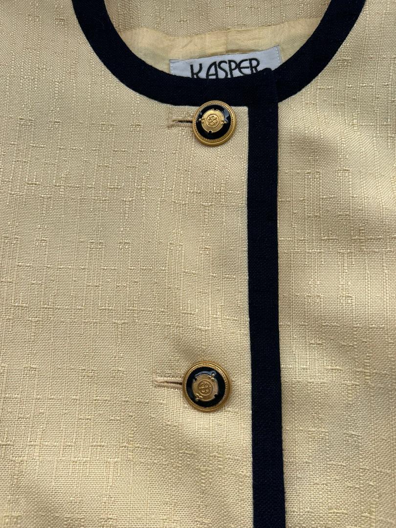 Kasper yellow jacket shop