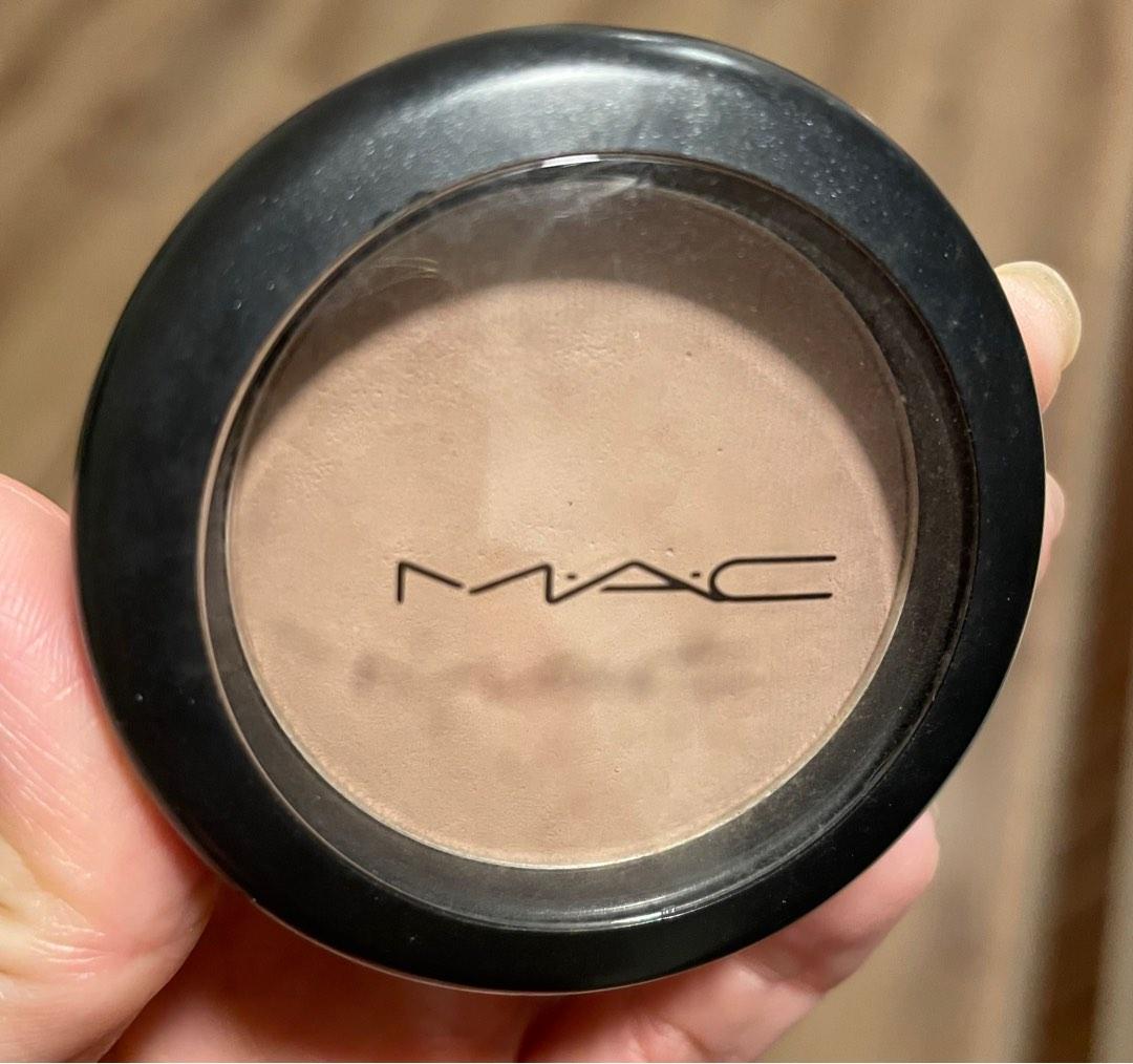 MAC strada (Category: Makeup) located in Singapore. Submitted by wtskwong (Listing ID 1193386705, Image 1). Description: MAC strada blush. Used like 3 times? prefer creamier products cos skin is different now Perfect for contouring paler skins without looking gray ever. No reddish undertones too. https://www.temptalia.com/product/mac-cosmetics-powder-blush/strada/ Same color as above but different packaging (older original version). Price neg for