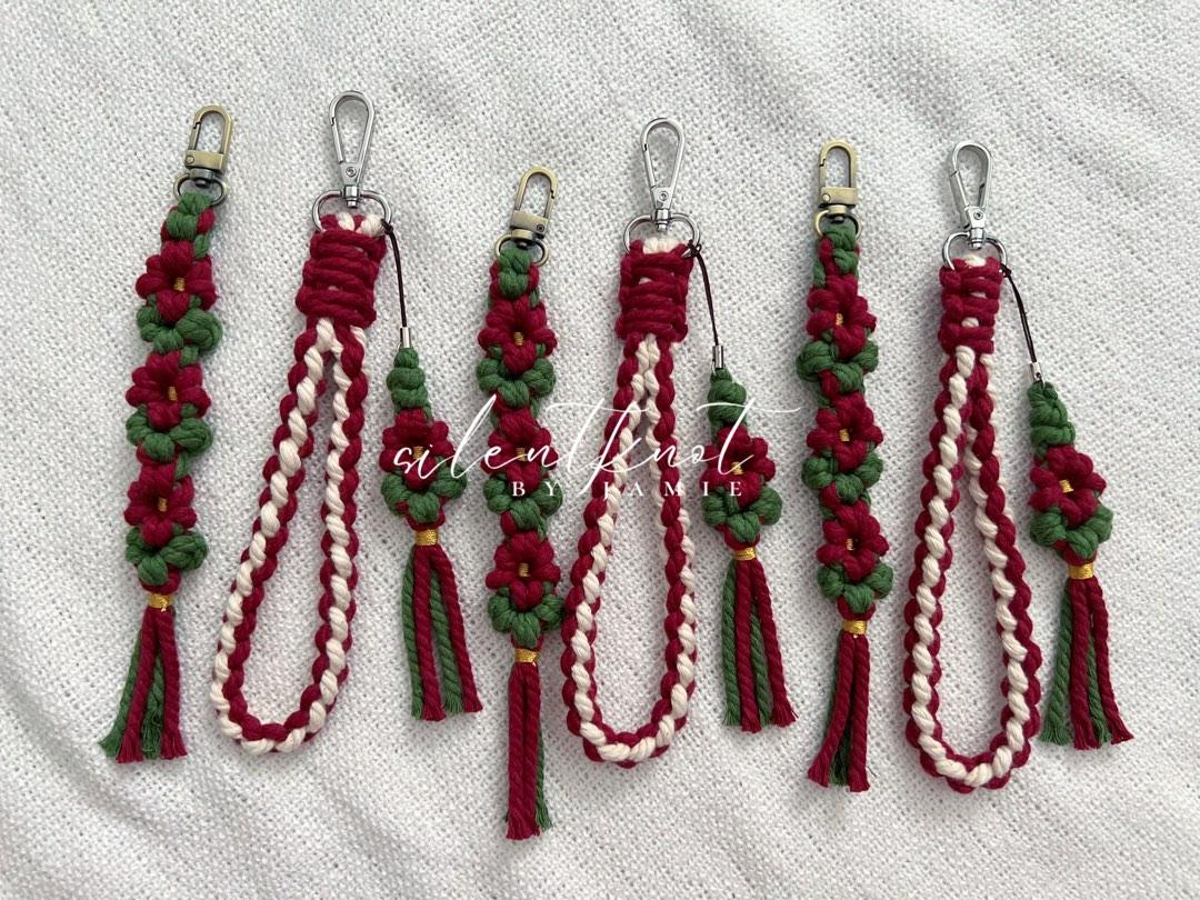 Christmas wristlet top