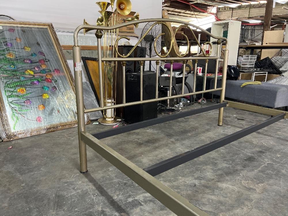 Metal King Size Bed Frame / Rangka Katil Saiz King Logam, Furniture & Home Living, Furniture