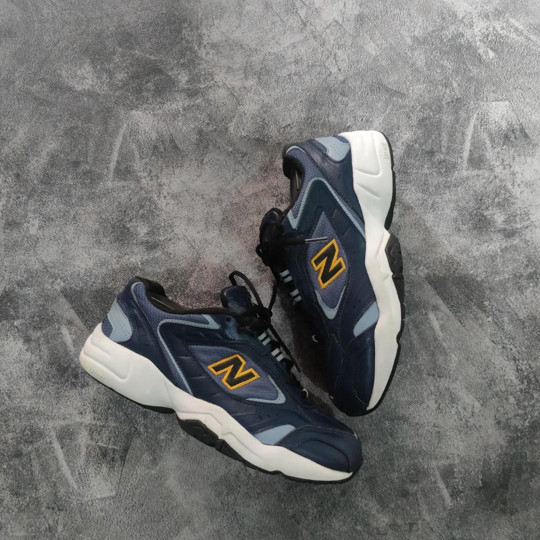 New balance 452 navy blue Fesyen Pria Sepatu Sneakers di Carousell