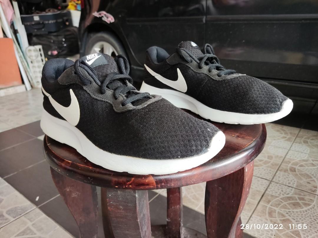 Nike tanjun 28 store