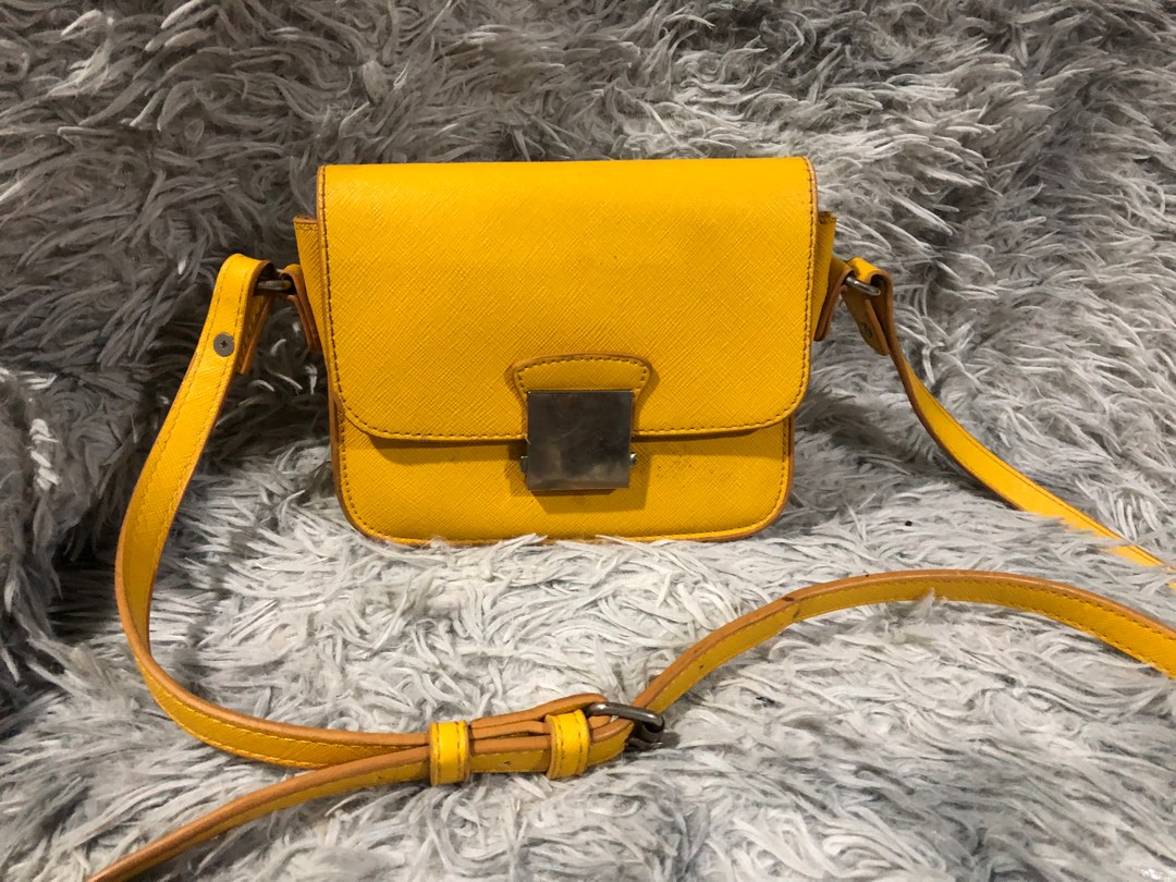 Original Zara crossbody bag Women s Fashion Bags Wallets Cross body Bags on Carousell