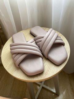 Sepatu busa flat ungu lavender