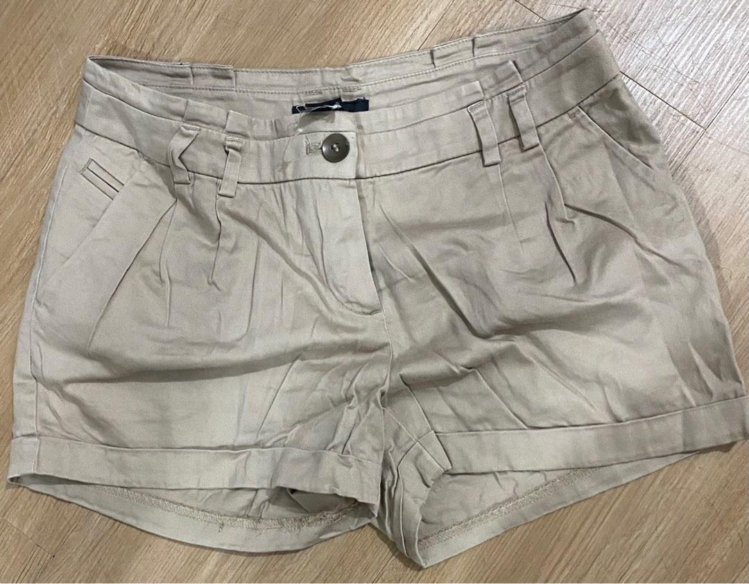 H&M Shorts (Category: Shorts) located in Manila. Submitted by marvellous13 (Listing ID 1193357177, Image 1). Description: Size 25-26 .