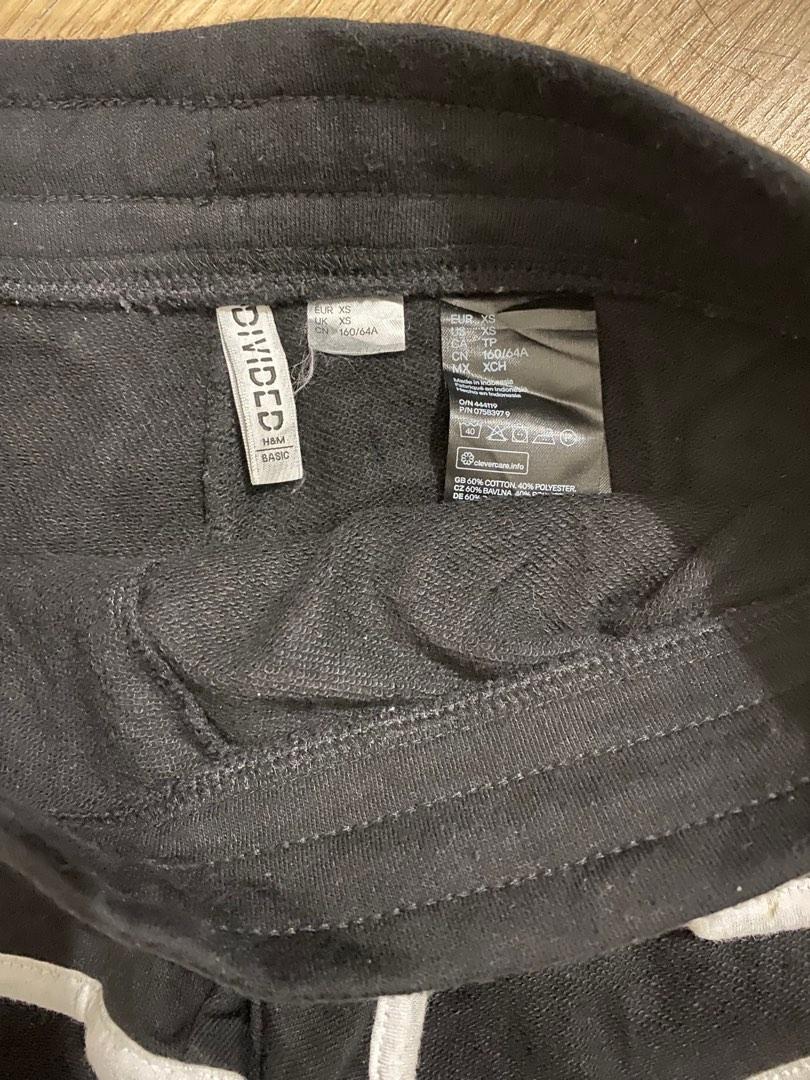 Shorts (Category: Activewear) located in Manila. Submitted by marvellous13 (Listing ID 1193357634, Image 2). Description: Best fit 26.