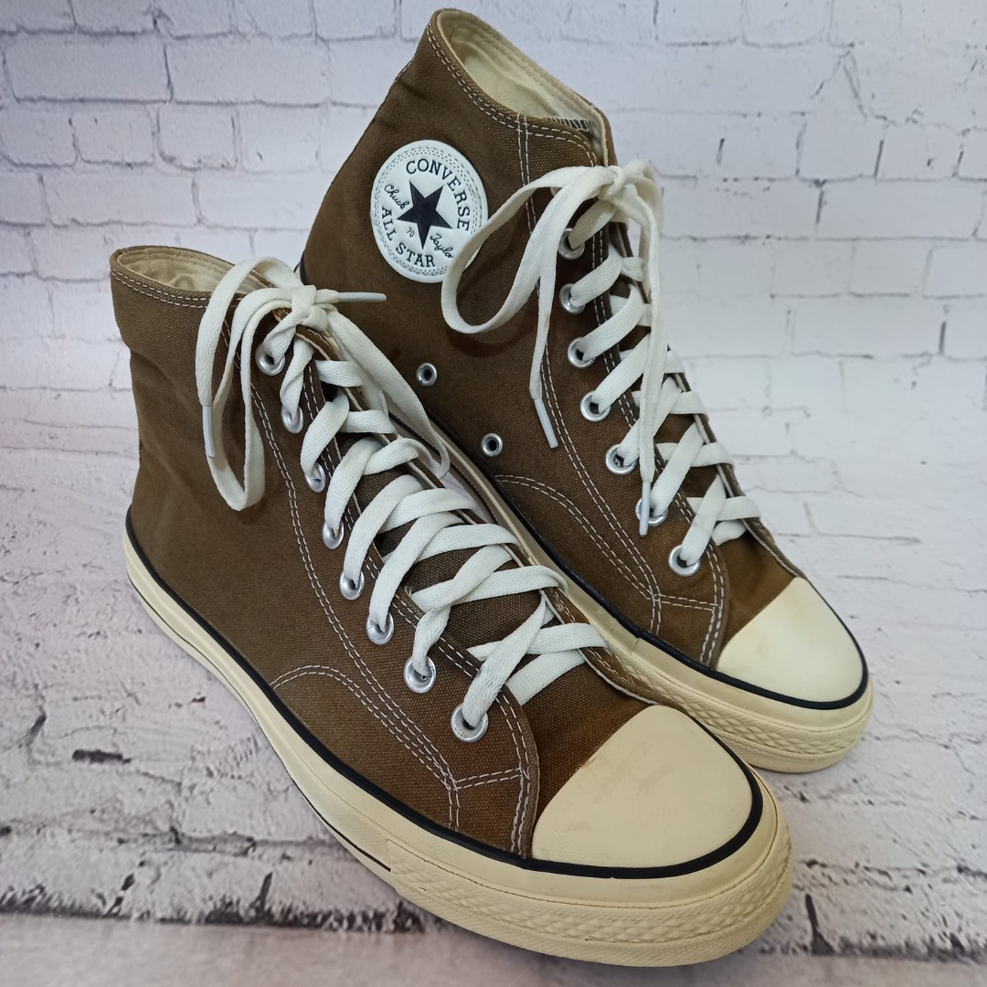 Sneakers Converse Chuck 70 Vintage Canvas Hi Top 'Olive' sz 43, Fesyen  Pria, Sepatu , Sneakers di Carousell