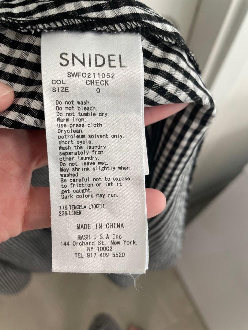 Snidel （分類：連身裙）位於 Hong Kong。 由 go_go_tsui 提交（商品編號 1193245663，圖片 6）。簡介： 買回來不適合 冇著過出街 搬屋清櫃。