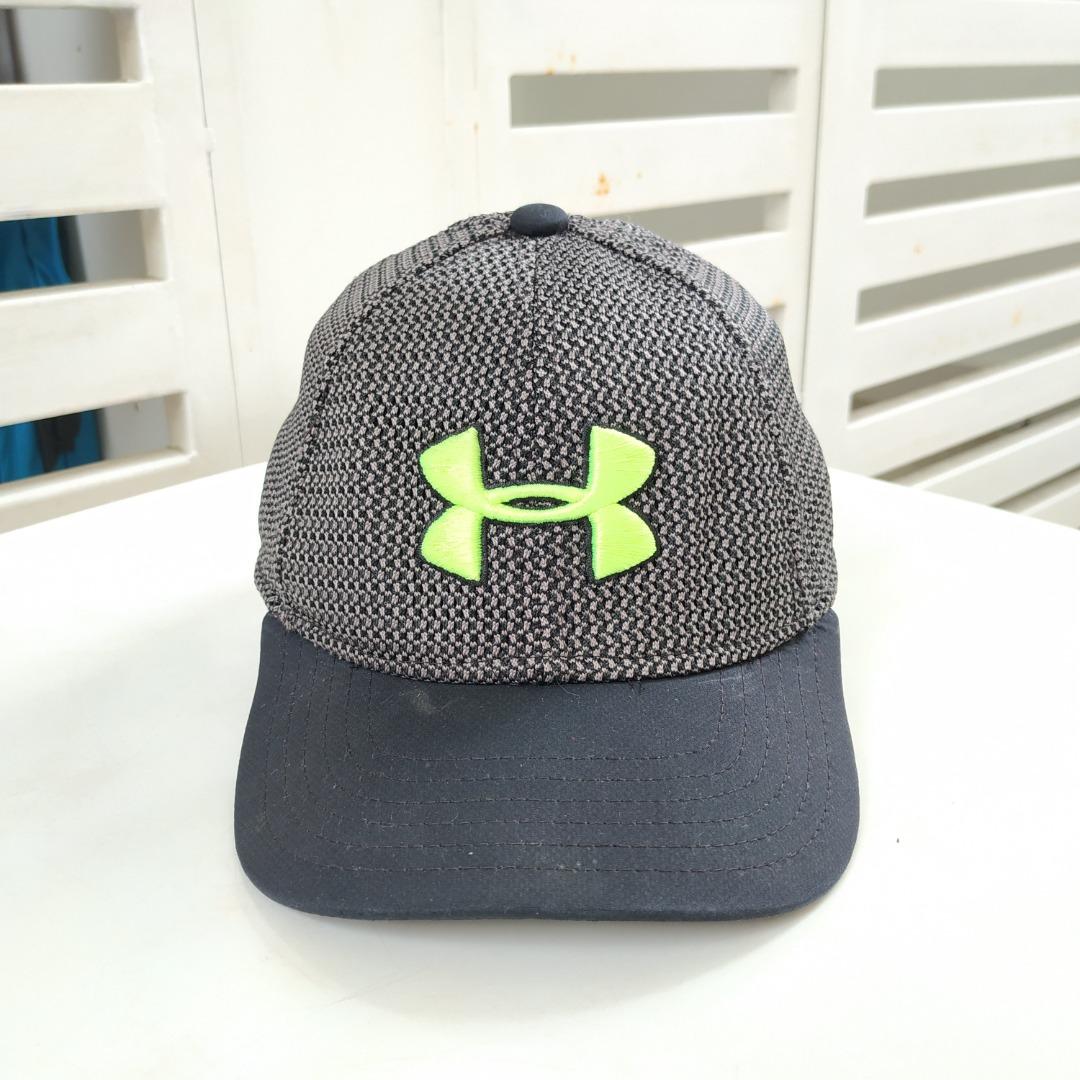 Under armour top cap small