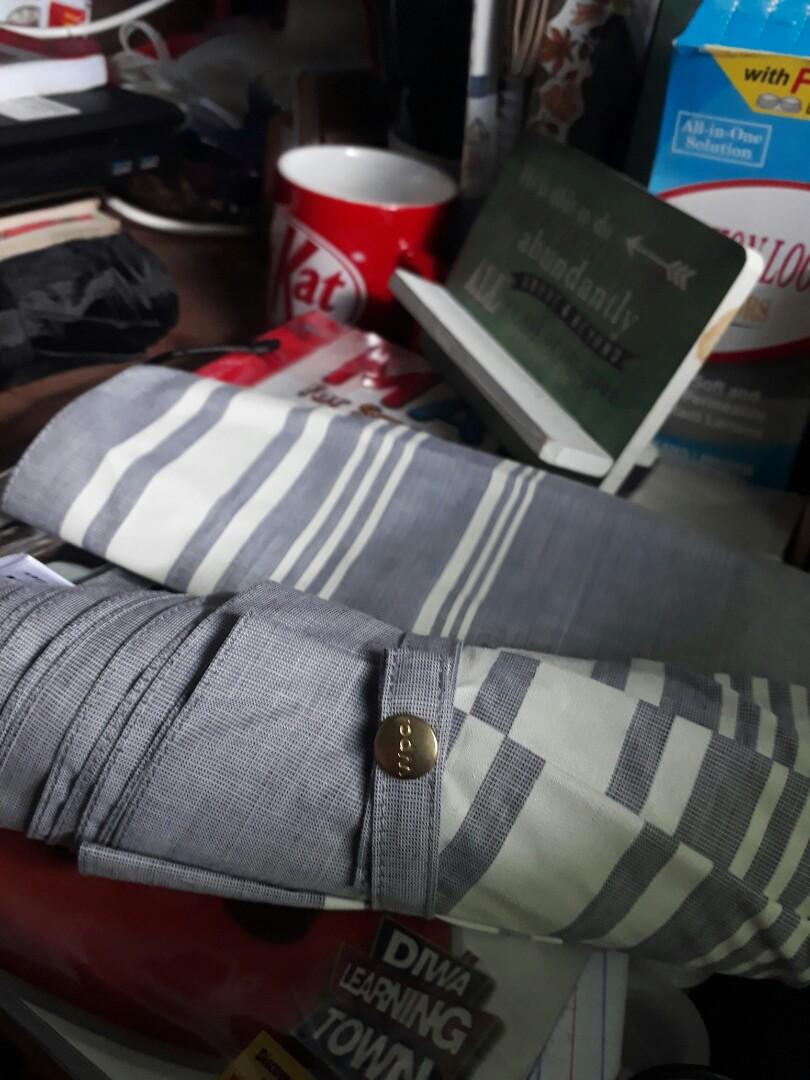 MANUAL uv japan umbrella originally worth 3,000 YEN, Hobbies & Toys