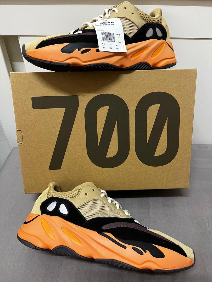 Yeezy shark 700 top