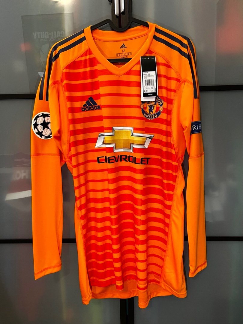 Manchester united best sale goalkeeper kit orange