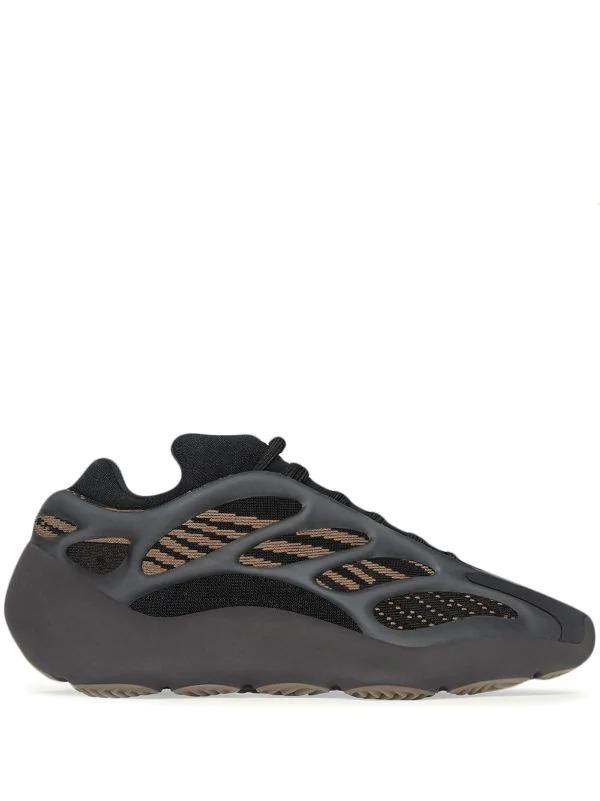 🔥Adidas Yeezy Boost 700 V3 Clay Brown🔥, Luxury, Sneakers u0026 Footwear on  Carousell