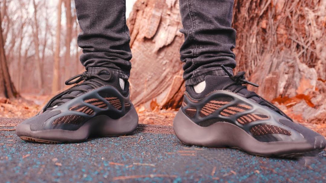 🔥Adidas Yeezy Boost 700 V3 Clay Brown🔥, Luxury, Sneakers u0026 Footwear on  Carousell