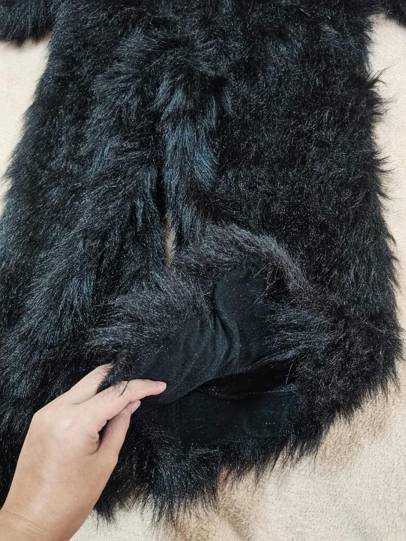 Affenspincher / Dog Costume (Category: Babies & Kids Fashion) located in Cavite. Submitted by takeyourpick2020 (Listing ID 1193472395, Image 3). Description: Preloved Costume Fits 6-8 years old Bulky.