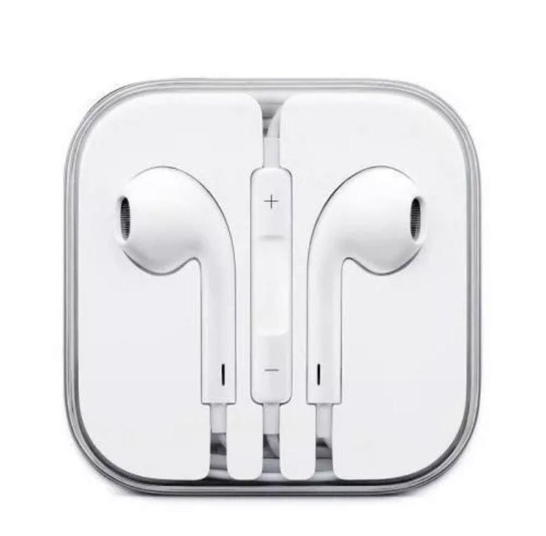 Iphone earpiece microphone outlet
