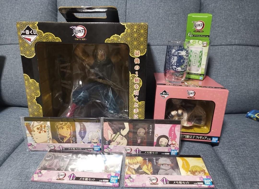 Authentic Demon slayer kimetsu no Yaiba Ichiban Kuji Tengen Uzui is here Prize A E F H J G I Notepad note pad figure figurine Nezuko soft toy plush plushie glass cup Last Prize Glossy Gloss ver Zenitsu Inosuke Shinobu keychain giyu rengoku (Category: J-Wave Merchandise) located in Singapore. Submitted by bxs (Listing ID 1193525413, Image 1). Description: Keychain 5 each Last prize $80 Nezuko figure $40 Notepad : 3each Glass cup $6.