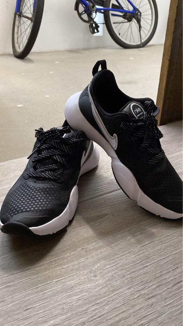 Black Nike Running Shoes, Women's Fashion, Footwear, Sneakers on Carousell