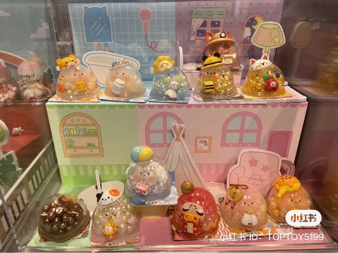 BUBBLE EGG SERIES 1 PO SHARING blindbox gray rabbit popmart, Hobbies