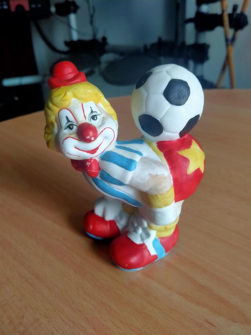 Creepy clown statue D, Hobbies & Toys, Memorabilia & Collectibles