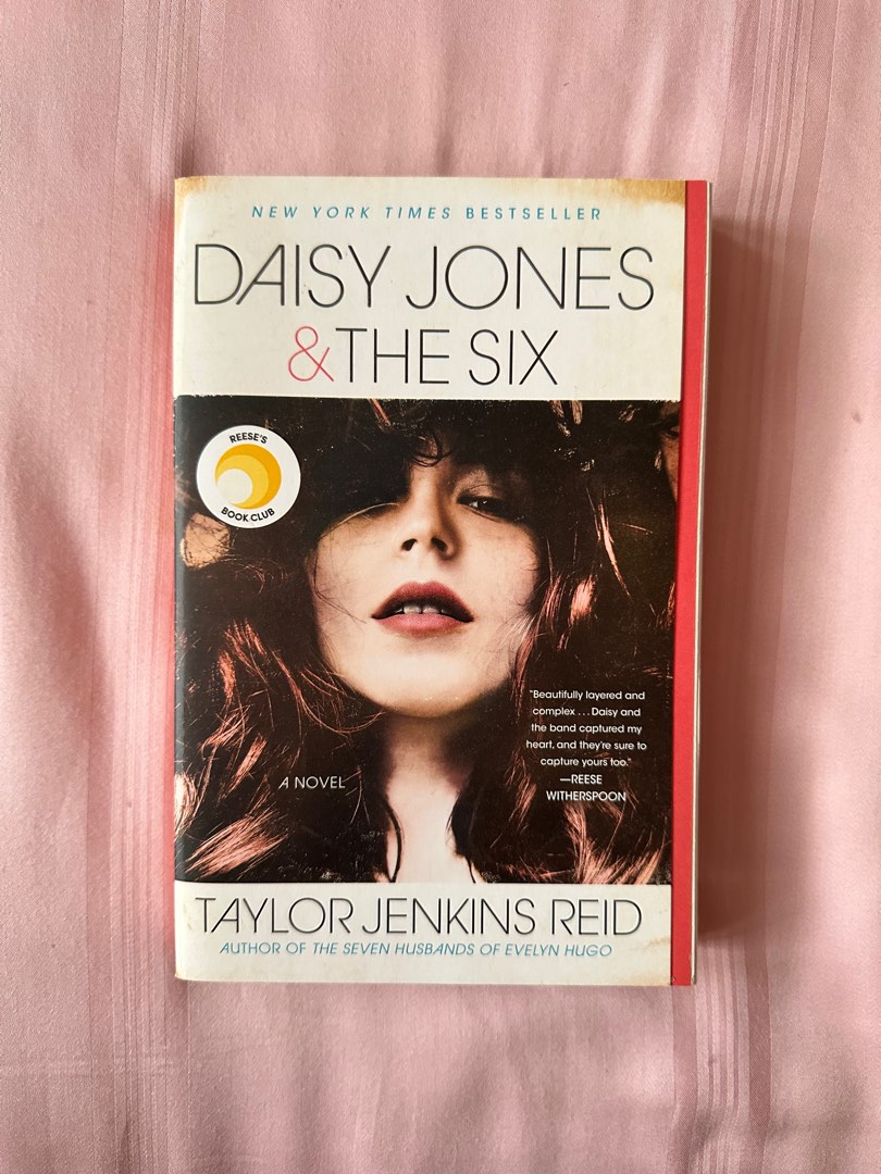 daisy jones and the six by taylor jenkins reid, Hobbies & Toys, Books
