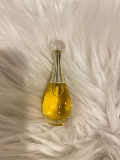 (Category: ) located in . Submitted by kittyluxury (Listing ID 1193506905, Image 1). Description: .