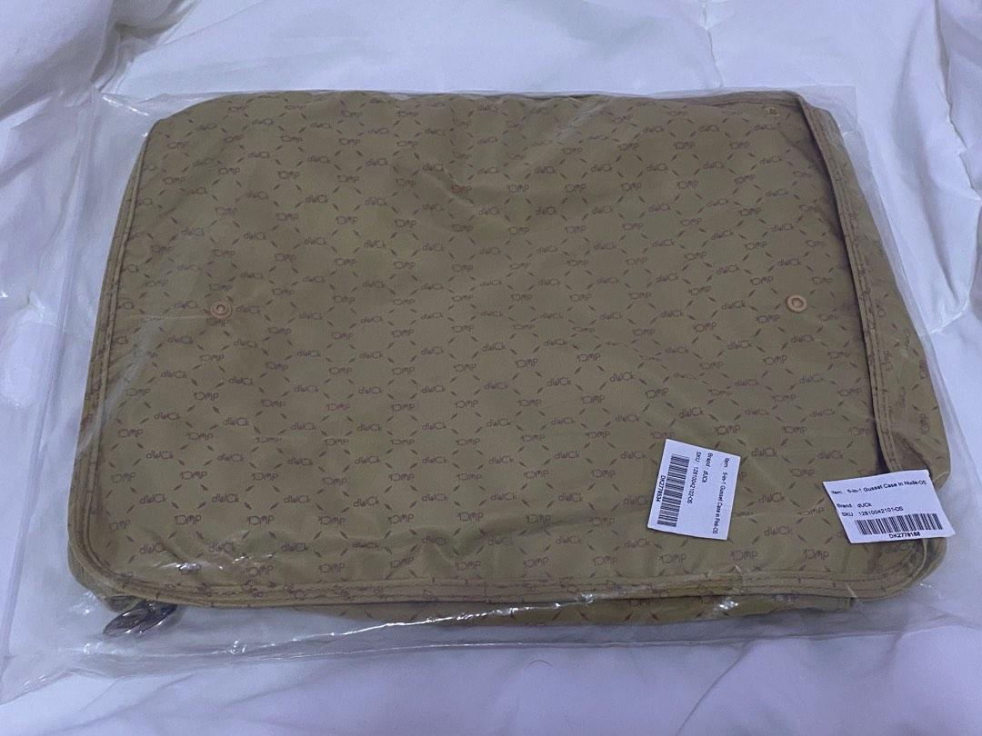 dUck Gusset Case Nude, Women's Fashion, Bags & Wallets, Purses
