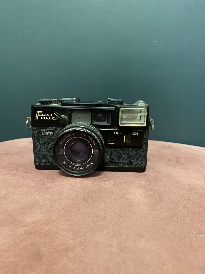 LOT CAMERA FUJICA P1 + Flash PILOMA + Torche RONY France TR1000 EUR 15,00 - FR LOT CAMERA FUJICA P1 + Flash PILOMA + Torche RONY France TR1000 EUR 15,00 - FR
