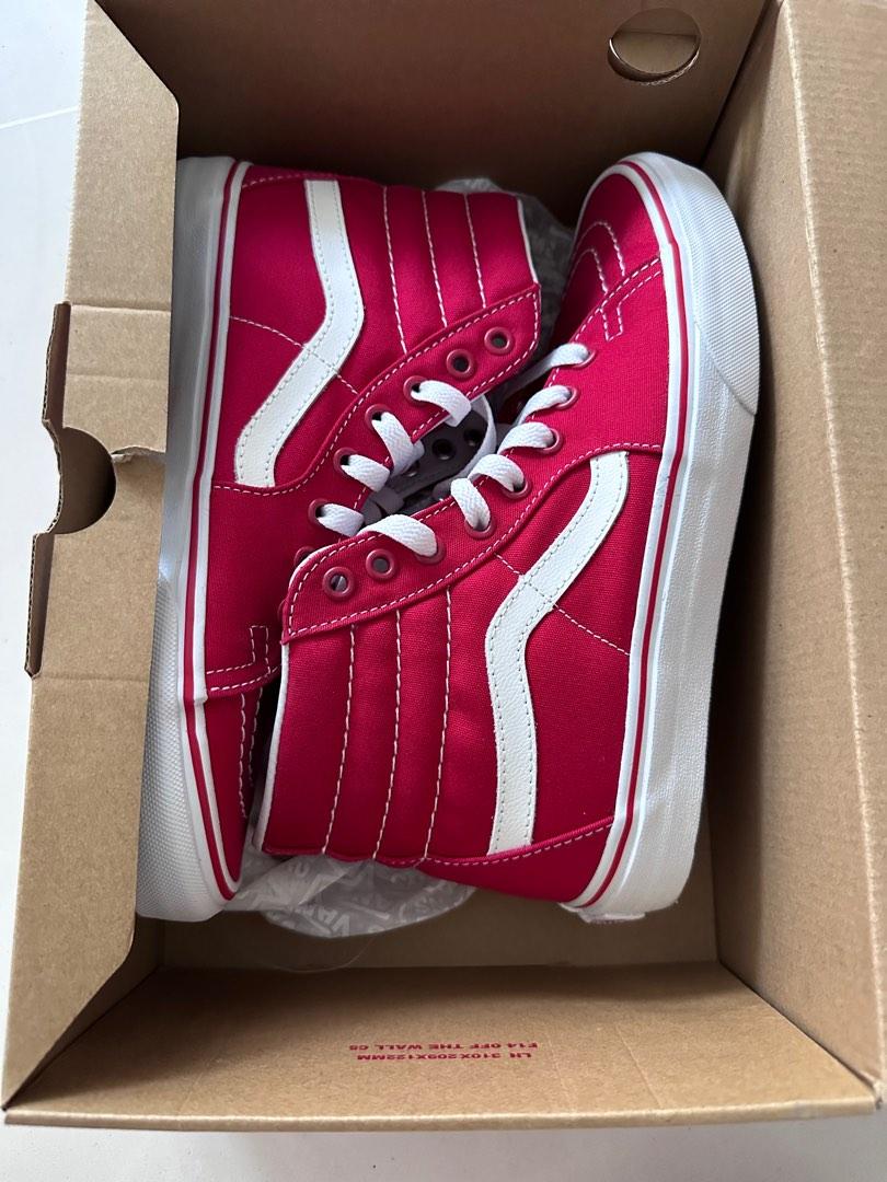 Formula One Red Vans