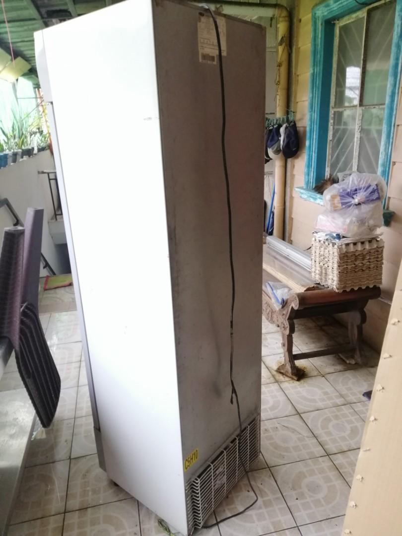 Fujidenzo 9cu.ft Beverage Cooler/Chiller, TV & Home Appliances, Kitchen