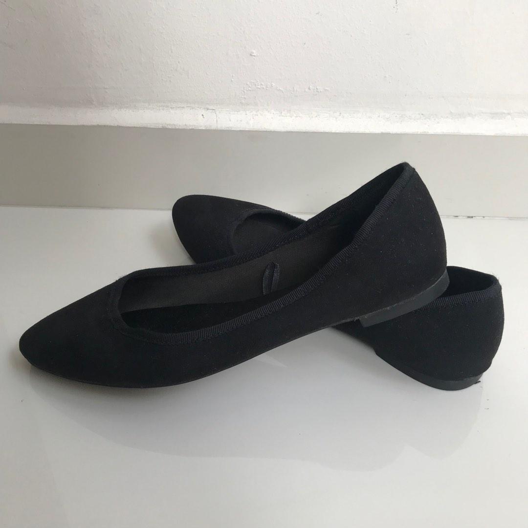 2 for 10 H M Black Velvet Flat Shoes Women s Fashion Footwear Flats on Carousell