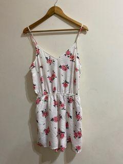H&M floral jumpsuit size US10 (AU14)