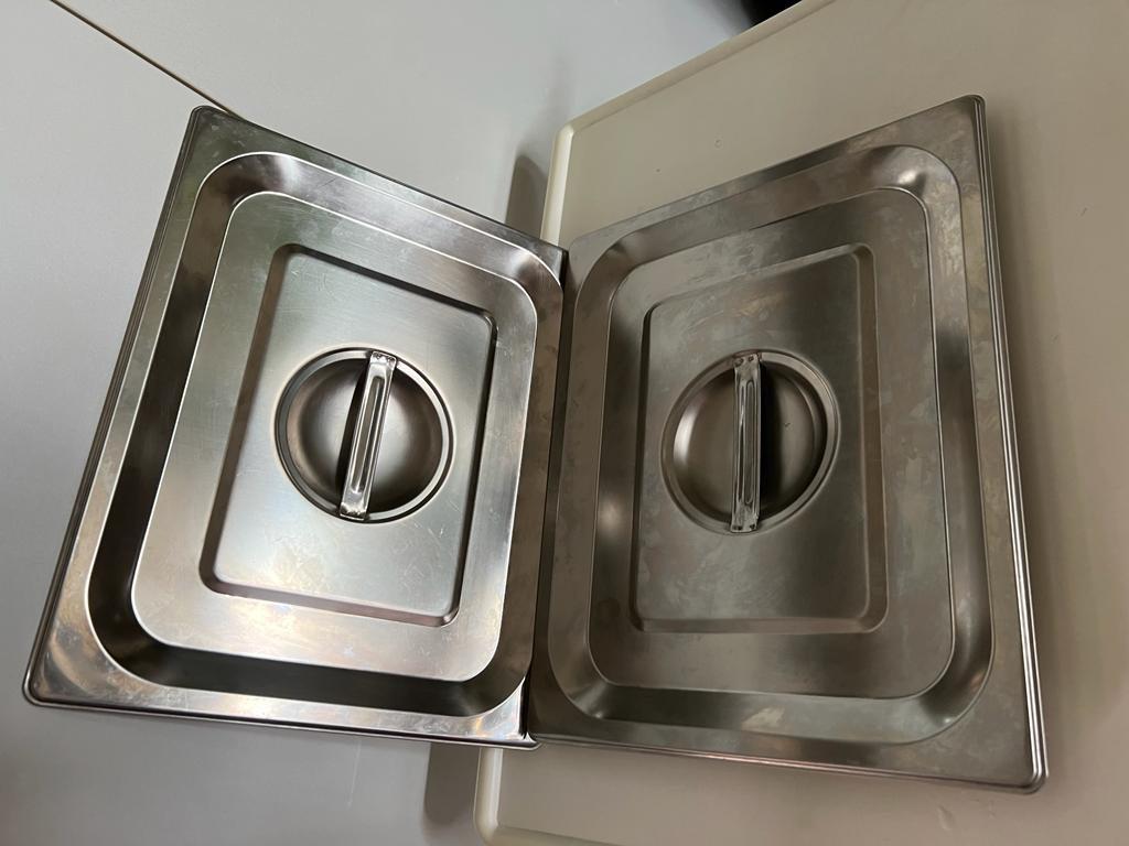 Insert Buffet Pan (Category: Cookware & Accessories) located in Singapore. Submitted by shawn.junjie (Listing ID 1193577897, Image 3). Description: 4 PCs available L: 54cm W: 33cm H: 7cm Not inclusive of Lid. (+$6.50 per lid) Please do note for safety, cookware items will not be available for exchange after deal. .