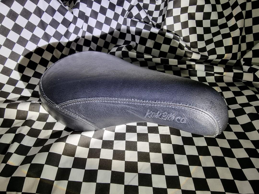 Kink sexton seat store
