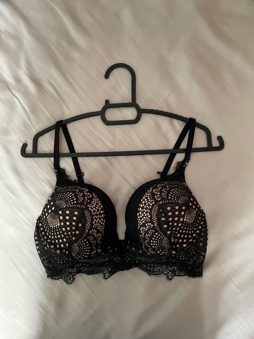 La senza front closure thick padded bra 34B, Women's Fashion, New  Undergarments & Loungewear on Carousell