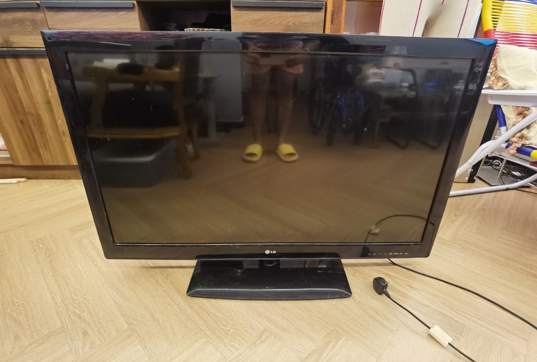 LG 42 inch LED TV (Cinema 3D), TV & Home Appliances, TV & Entertainment