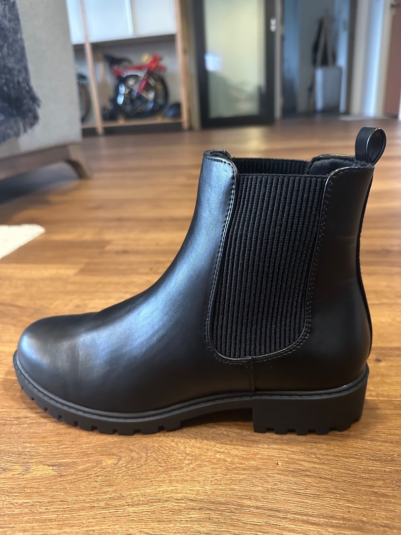 Chelsea style ankle clearance boots