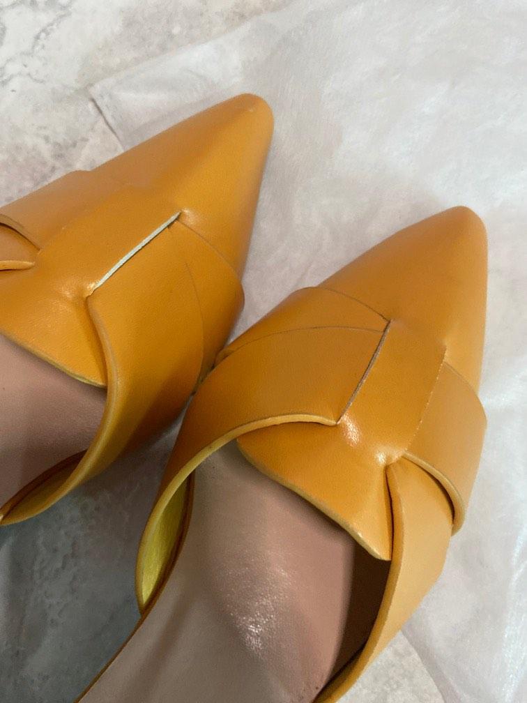 mustard heels, Women's Fashion, Footwear, Heels on Carousell