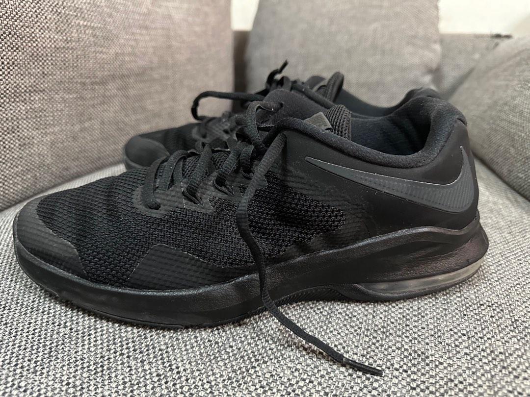 nike black training shoes
