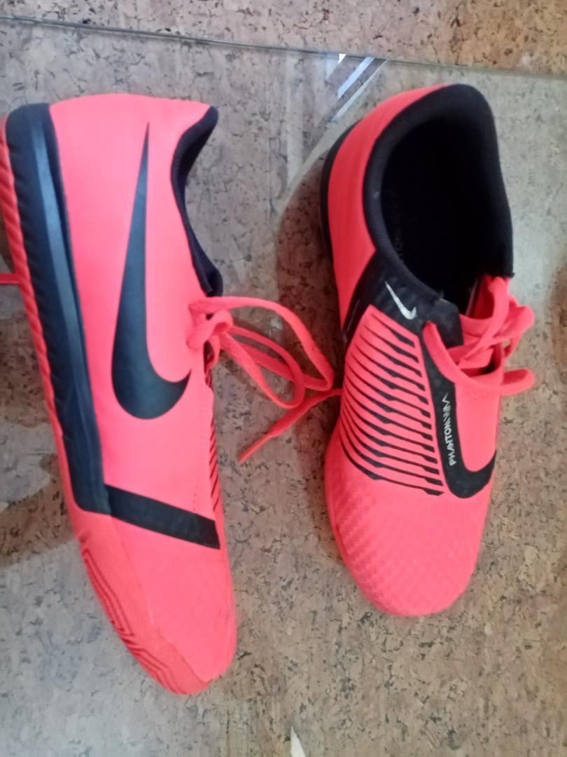 Nike indoor soccer boots for children, Men's Fashion, Footwear, Boots