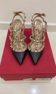 ROCKSTUD ANKLE STRAP PUMP ( Heel 10 cm - Black  )